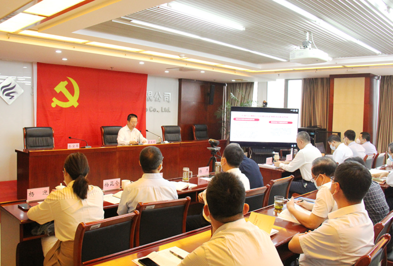 霍连明同道带头讲专题党课